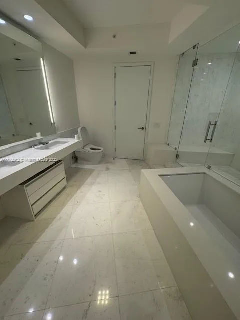 18555 Collins Ave #2905 Sunny Isles Beach, FL 33160