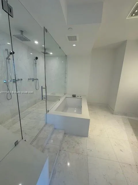 18555 Collins Ave #2905 Sunny Isles Beach, FL 33160