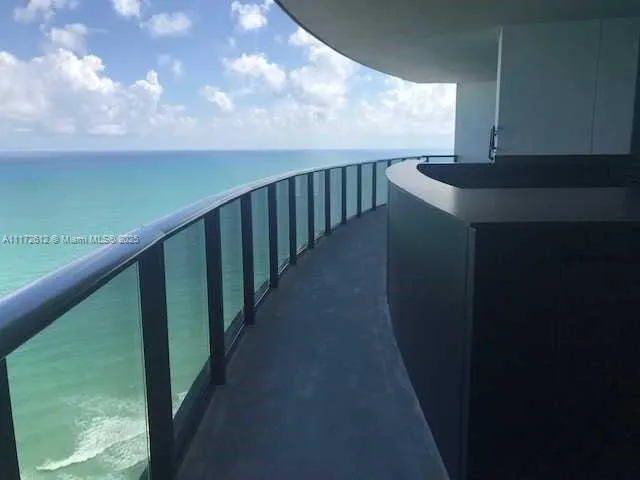 18555 Collins Ave #2905 Sunny Isles Beach, FL 33160