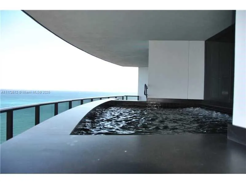 18555 Collins Ave #2905 Sunny Isles Beach, FL 33160