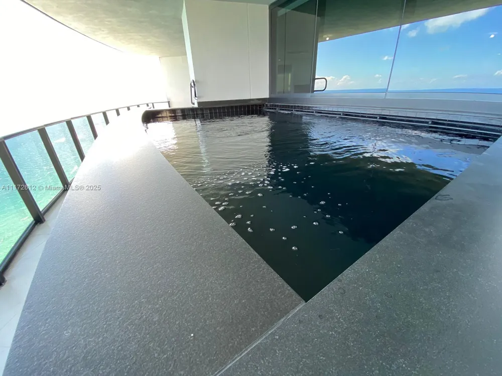 18555 Collins Ave #2905 Sunny Isles Beach, FL 33160