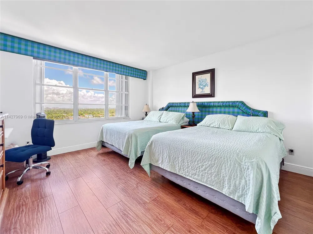 5151 Collins Ave #1523 Miami Beach, FL 33140