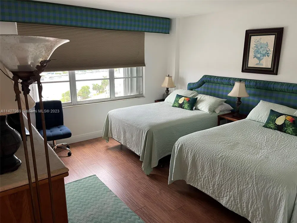 5151 Collins Ave #1523 Miami Beach, FL 33140