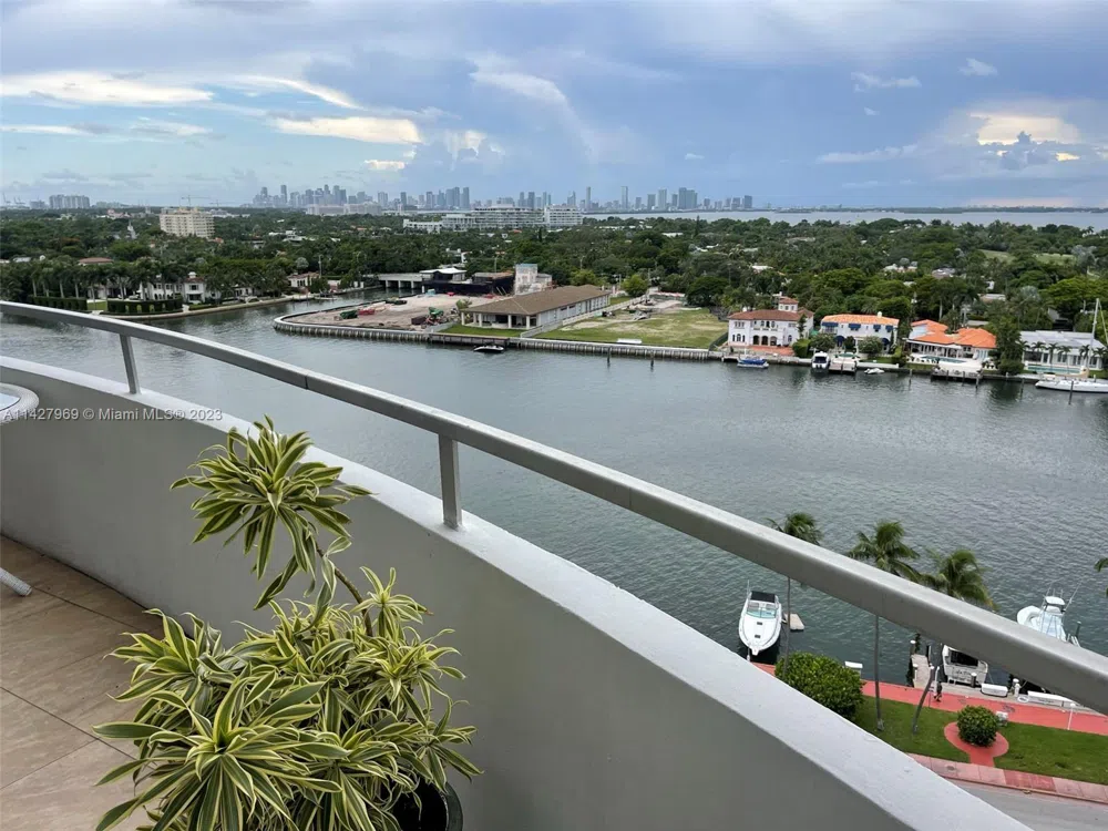5151 Collins Ave #1523 Miami Beach, FL 33140