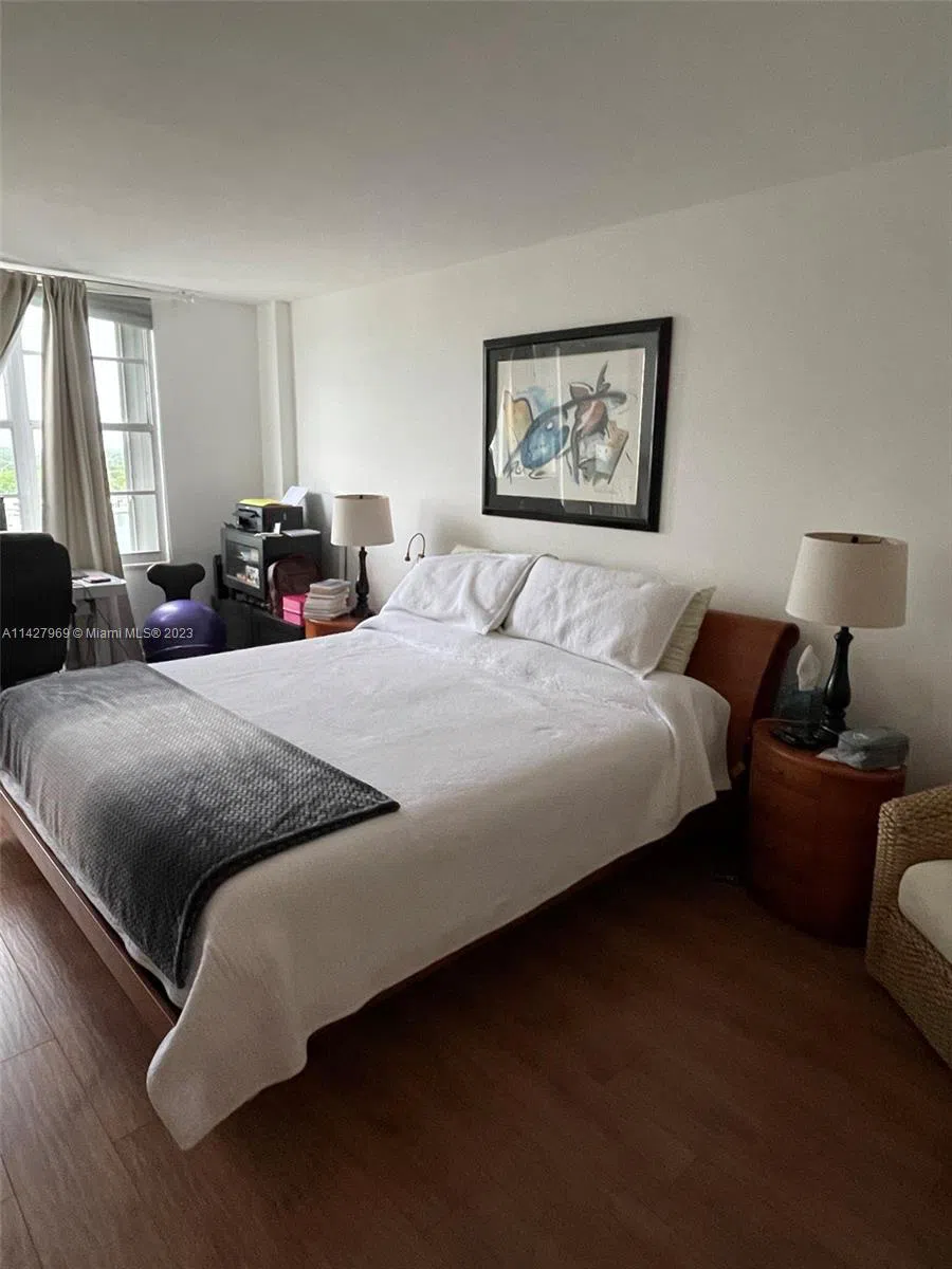 5151 Collins Ave #1523 Miami Beach, FL 33140