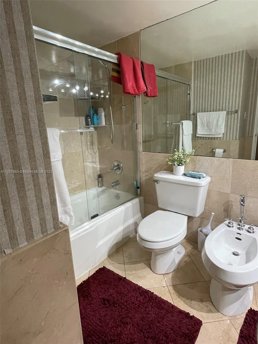 5151 Collins Ave #1523 Miami Beach, FL 33140