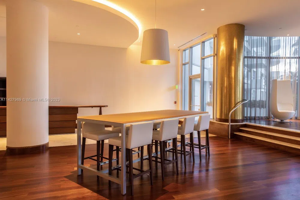 5151 Collins Ave #1523 Miami Beach, FL 33140