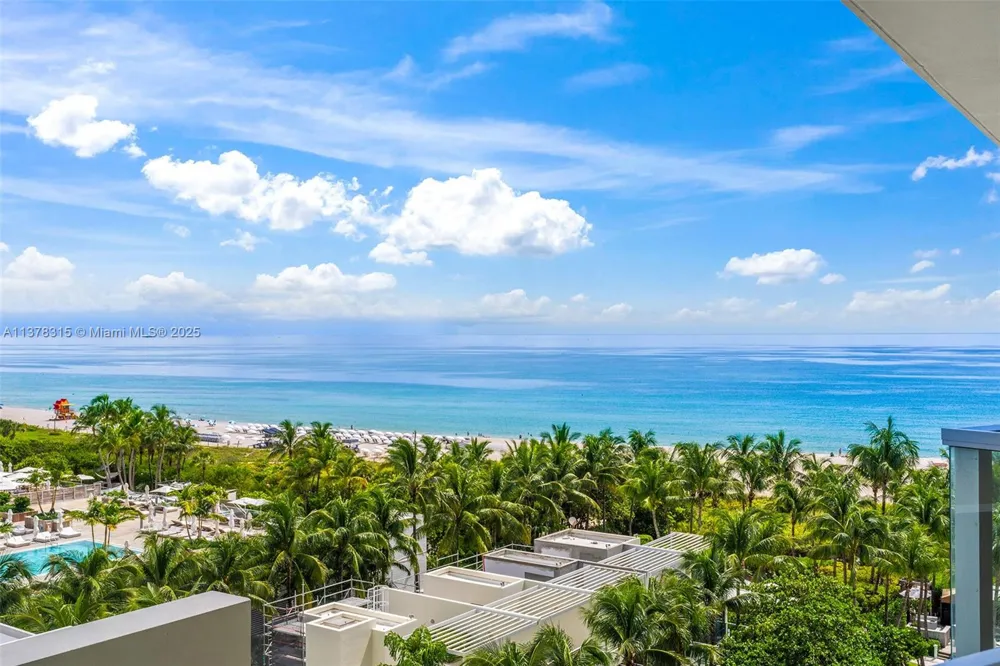 2201 Collins Ave #811 Miami Beach, FL 33139