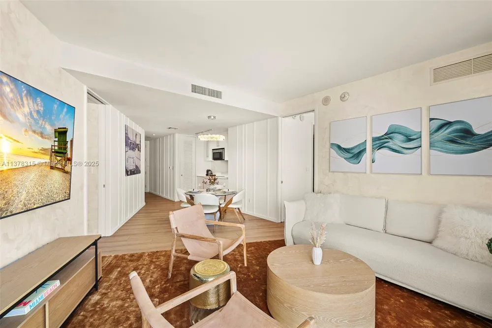 2201 Collins Ave #811 Miami Beach, FL 33139