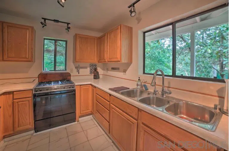 16885 Laurel Road Los Gatos, CA 95033