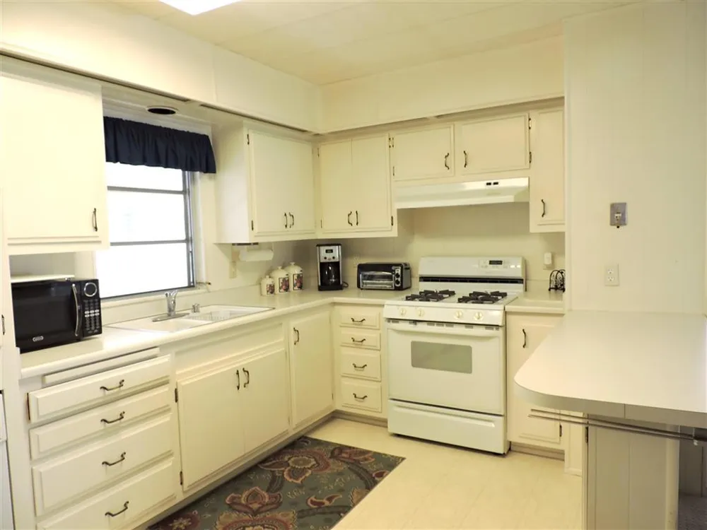 8975 Lawrence Welk  Dr #124 Escondido, CA 92026