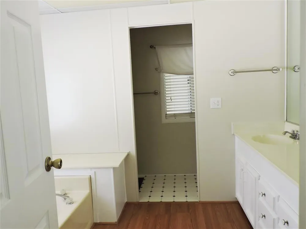 8975 Lawrence Welk Dr #229 Escondido, CA 92027