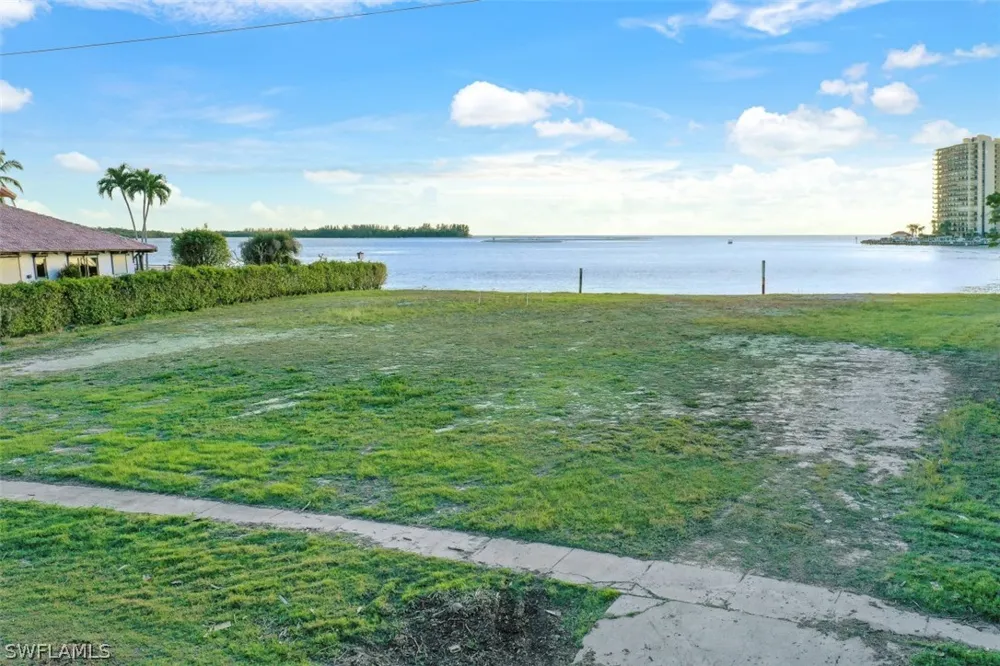 Caxambas Court Marco Island, FL 34145