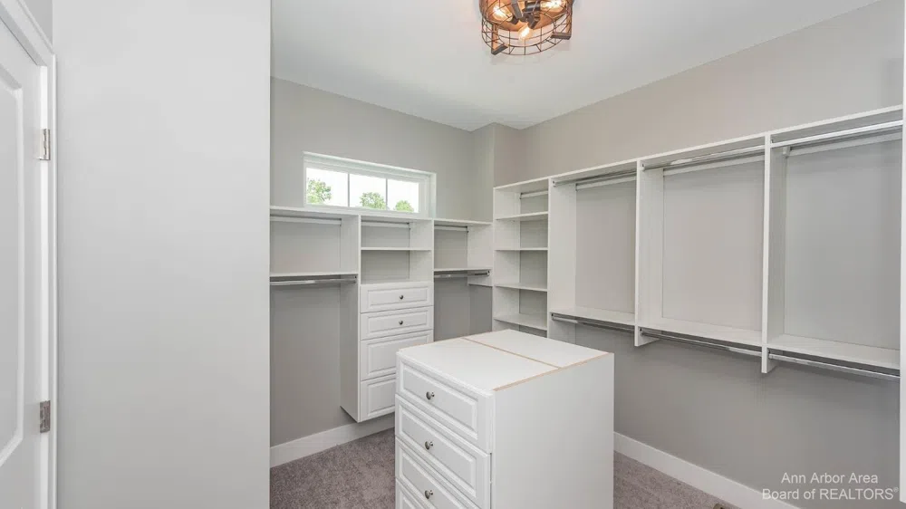 4262 Duck Dr. Ann Arbor, MI 48103