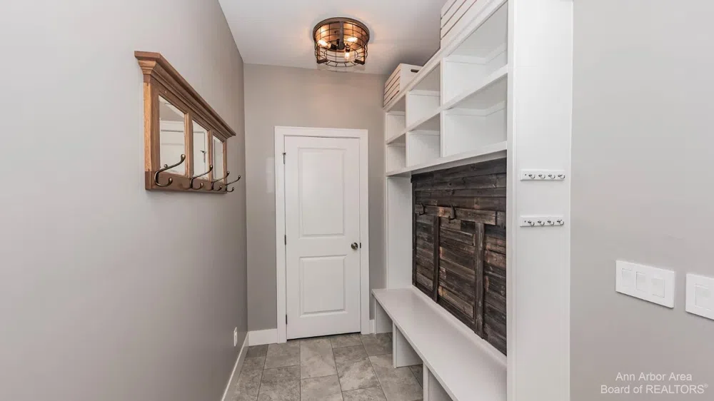4262 Duck Dr. Ann Arbor, MI 48103