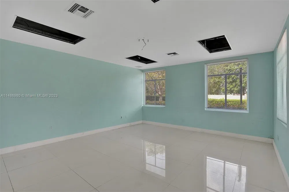 15620 SW 29th St Miramar, FL 33027
