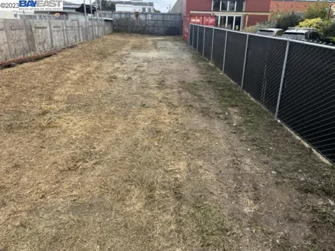 Magnolia St
