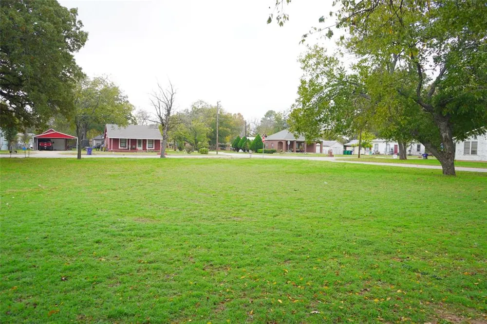 2 Greathouse Street Bridgeport, TX 76426