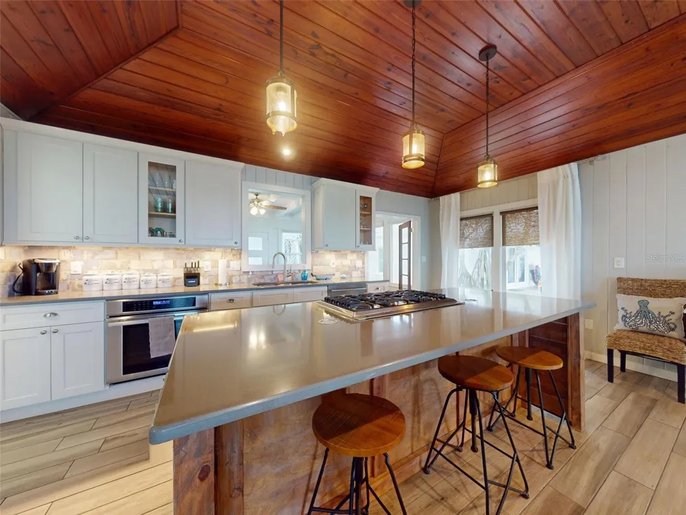 1011 Hill Street New Smyrna Beach, FL 32169