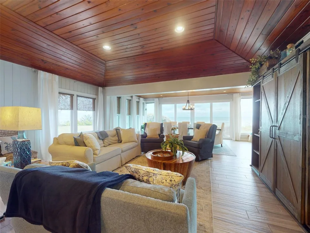 1011 Hill Street New Smyrna Beach, FL 32169