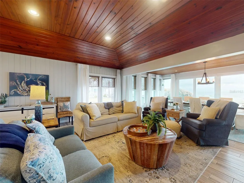 1011 Hill Street New Smyrna Beach, FL 32169