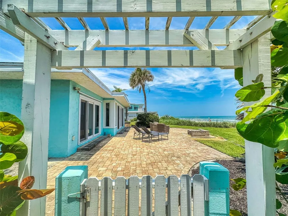 1011 Hill Street New Smyrna Beach, FL 32169