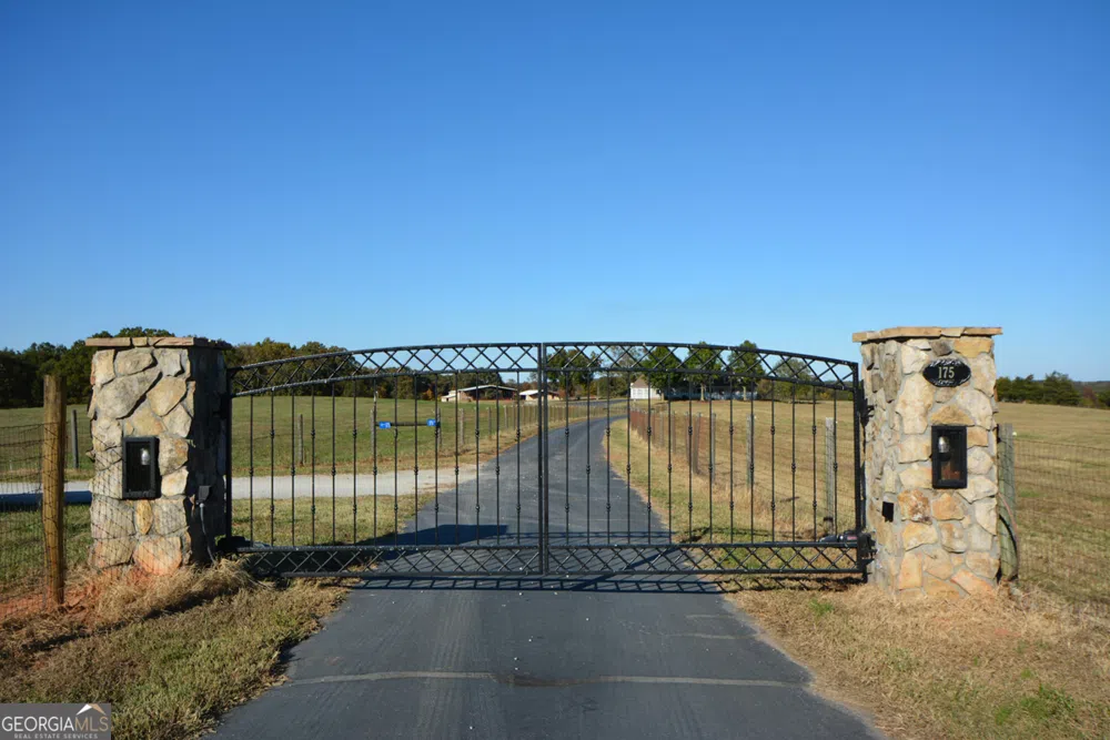 173 & 175 Deer Creek Farms RD Hartwell, GA 30643