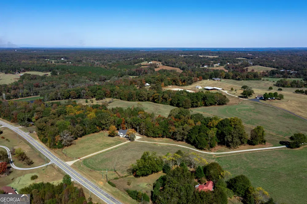 173 & 175 Deer Creek Farms RD Hartwell, GA 30643