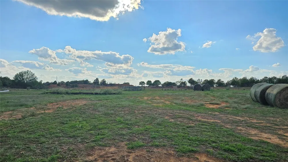 5280 County Road 320 Rockdale, TX 76567