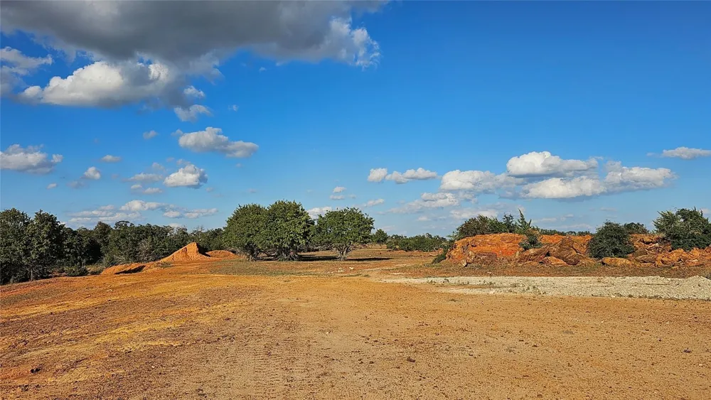 5280 County Road 320 Rockdale, TX 76567