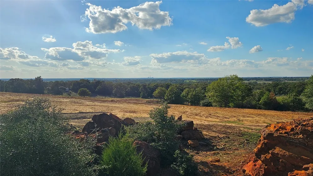 5280 County Road 320 Rockdale, TX 76567