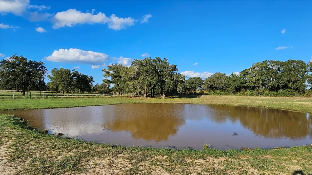 5280 County Road 320 Rockdale, TX 76567