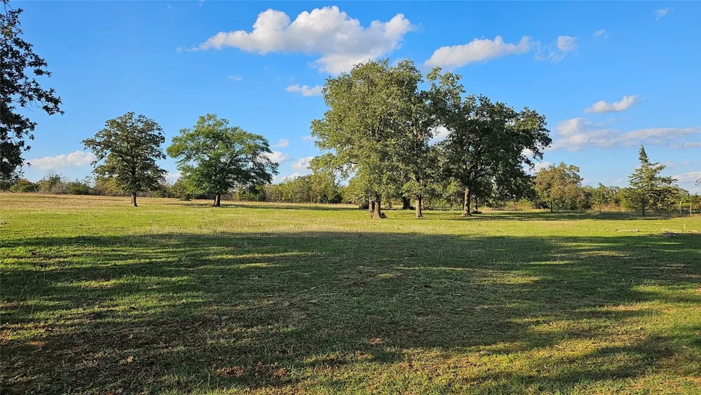 5280 County Road 320 Rockdale, TX 76567
