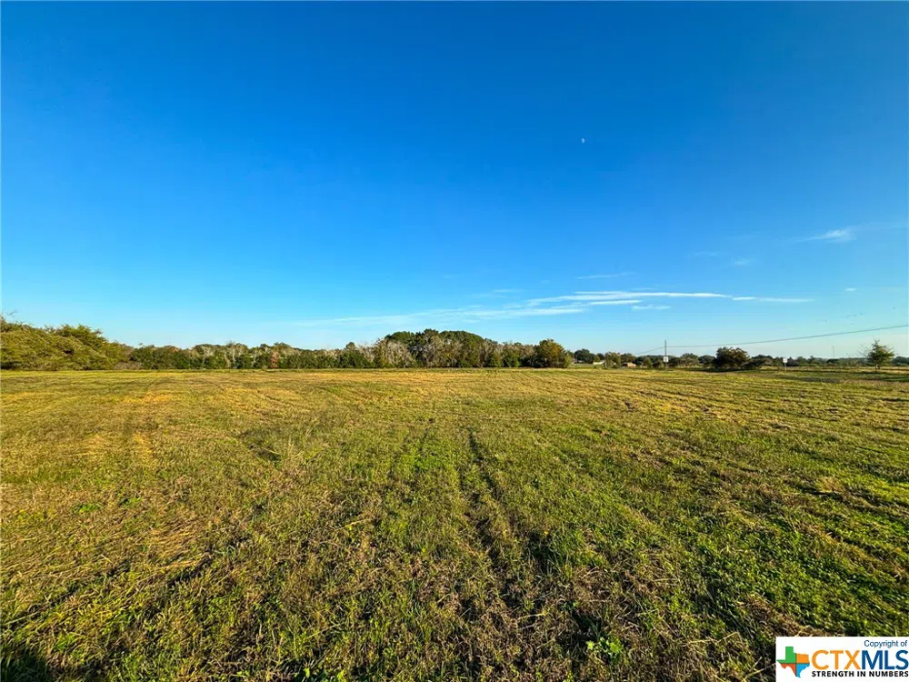 US Hwy 90 Shiner, TX 77984