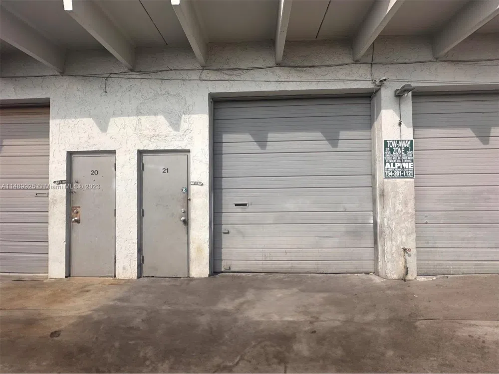 5801 Dawson St Hollywood, FL 33023