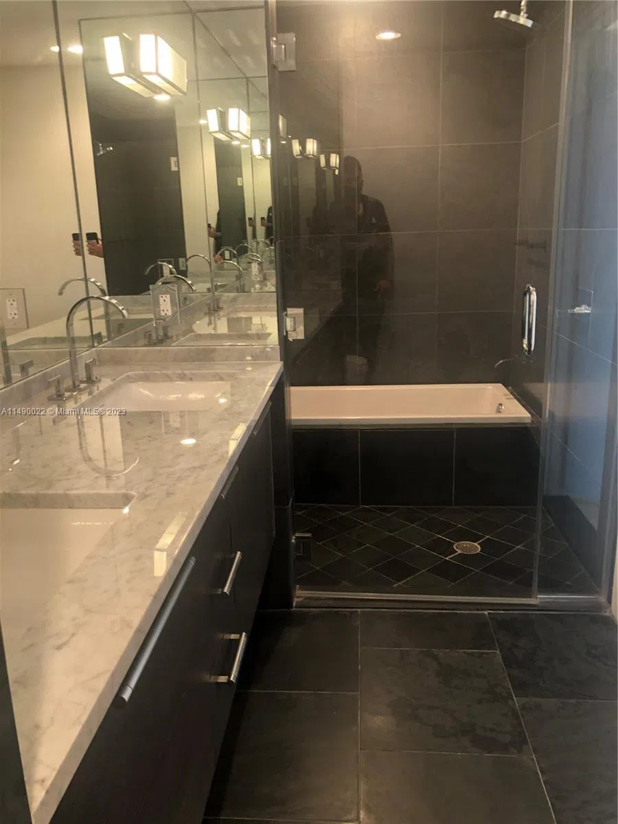 900 Biscayne Blvd #4904 Miami, FL 33132