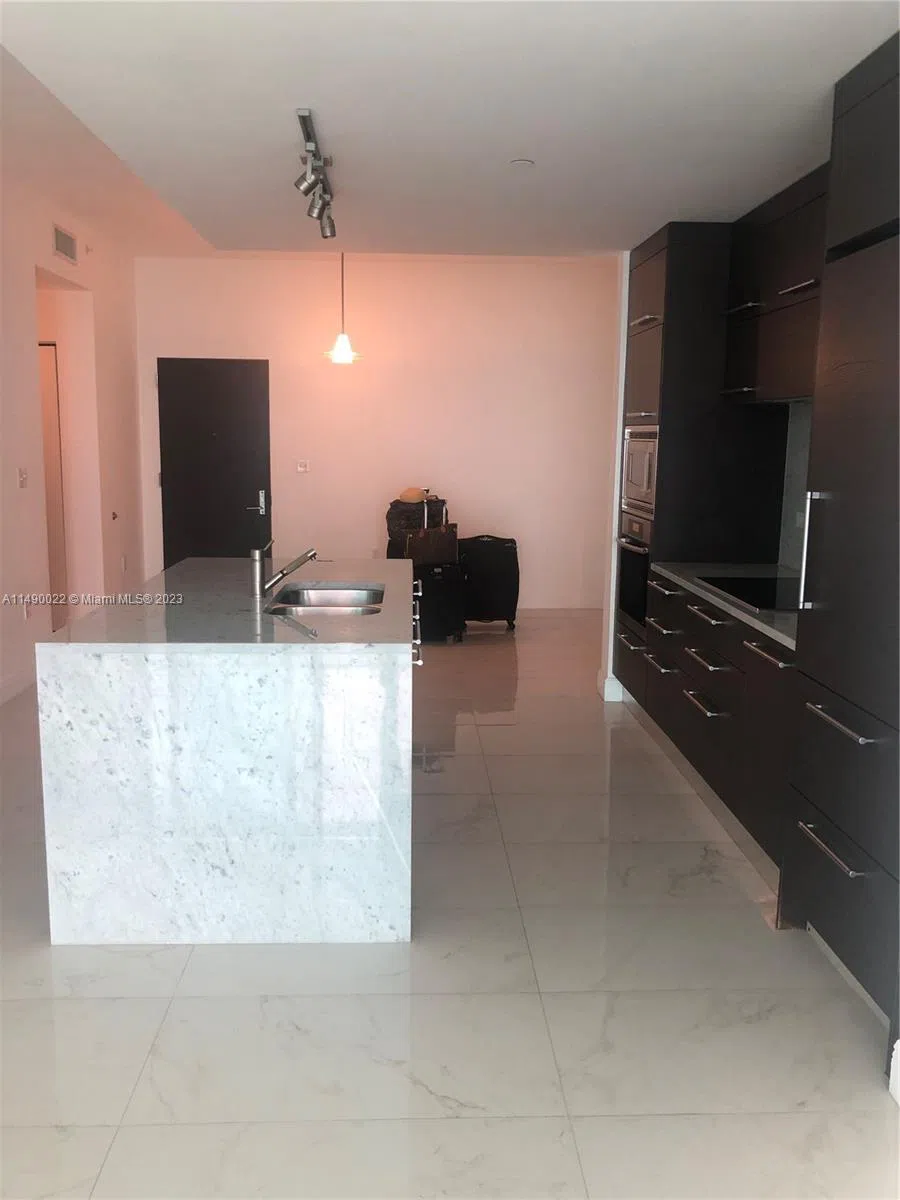900 Biscayne Blvd #4904 Miami, FL 33132