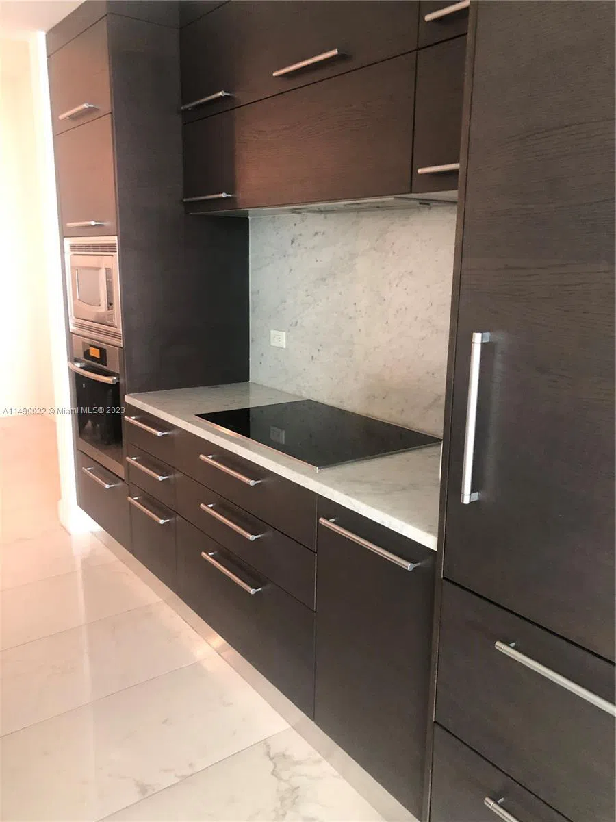 900 Biscayne Blvd #4904 Miami, FL 33132