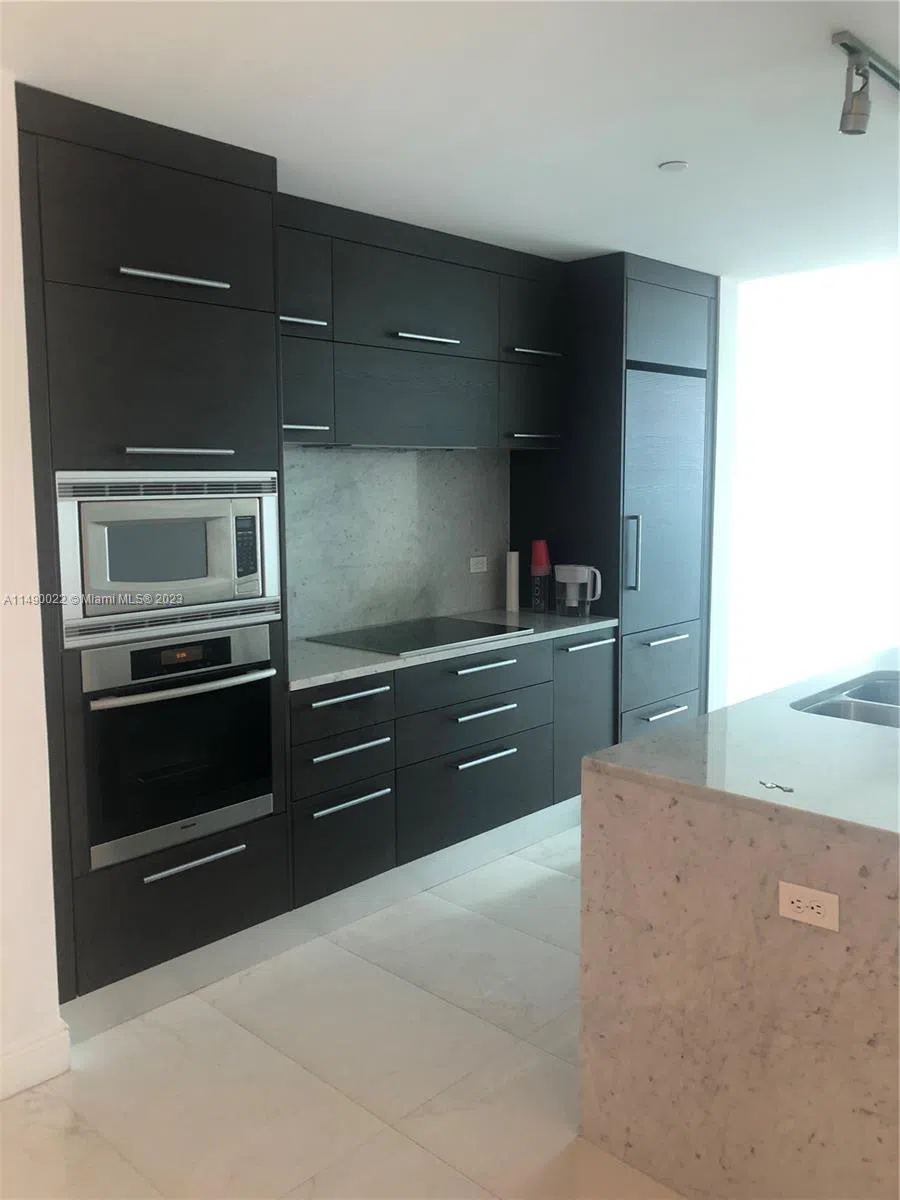900 Biscayne Blvd #4904 Miami, FL 33132