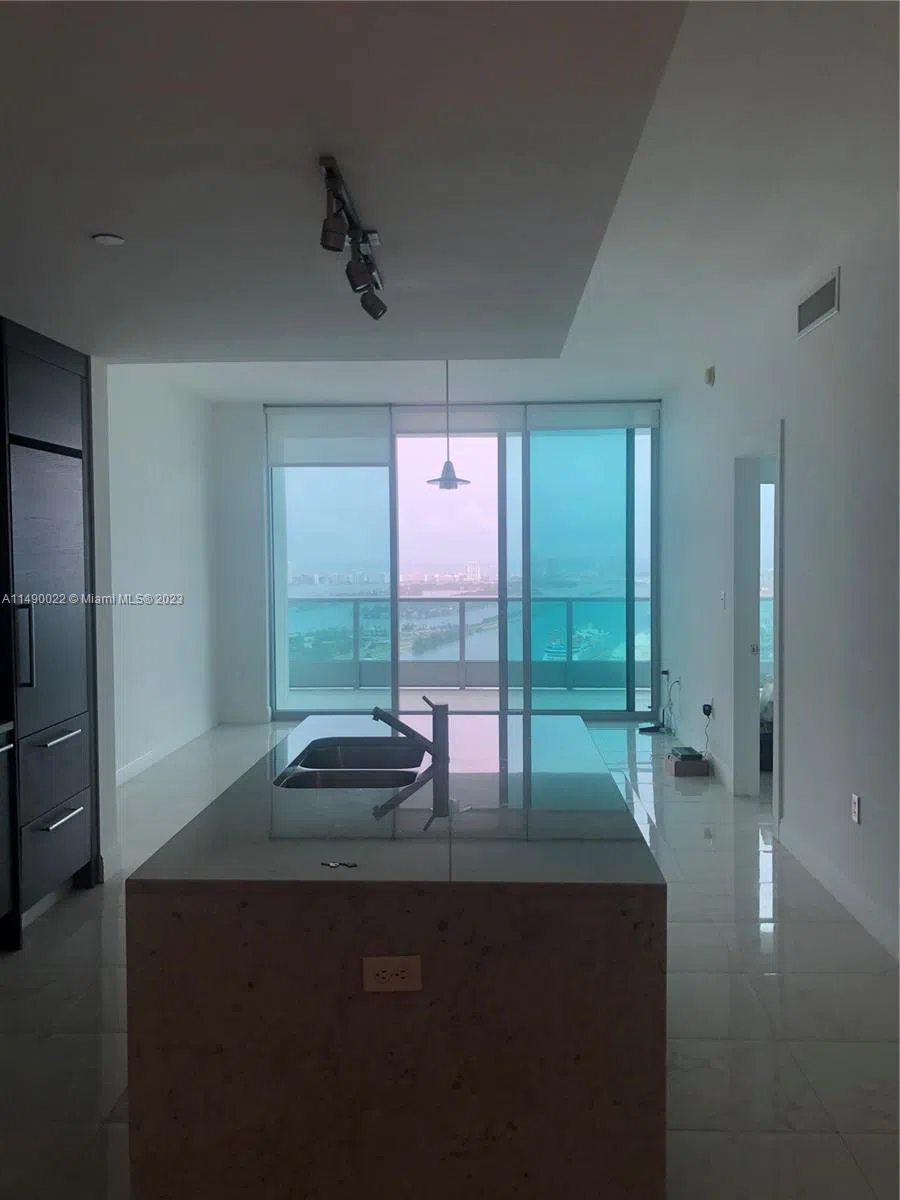 900 Biscayne Blvd #4904 Miami, FL 33132