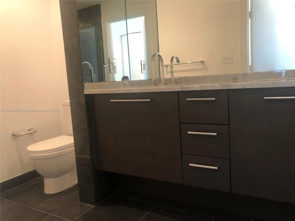 900 Biscayne Blvd #4904 Miami, FL 33132