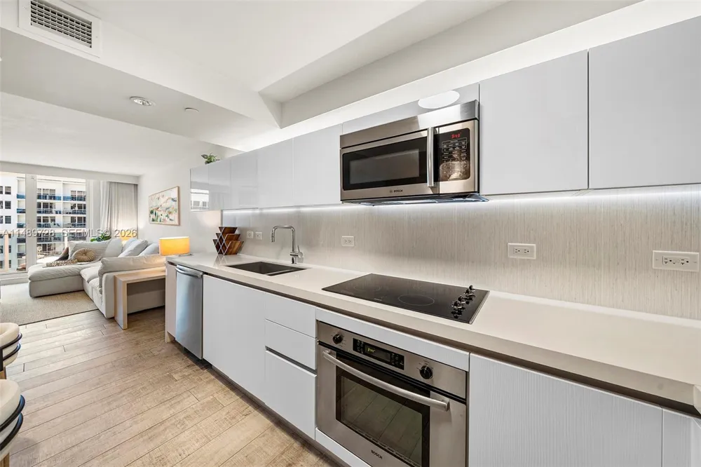 102 24th St #1412 Miami Beach, FL 33139