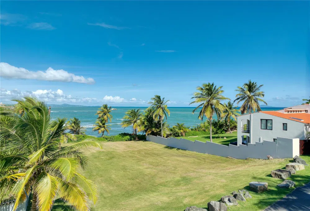 16 SURFSIDE Humacao, PR 00791