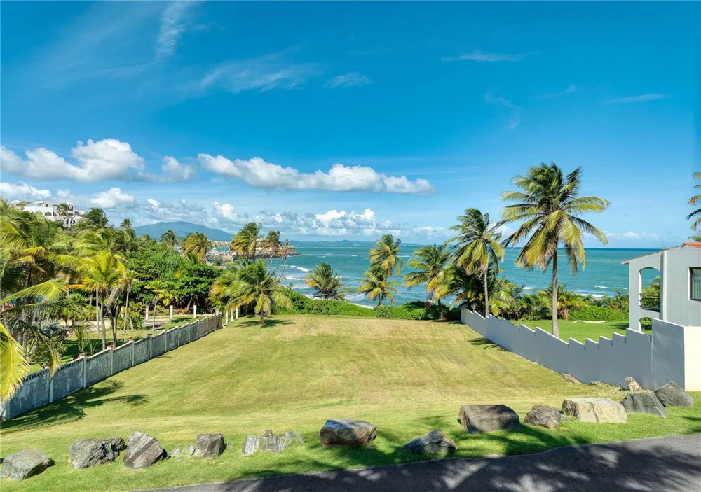 16 SURFSIDE Humacao, PR 00791