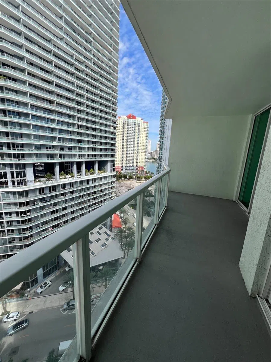 218 SE 14th Street #1806 Miami, FL 33131