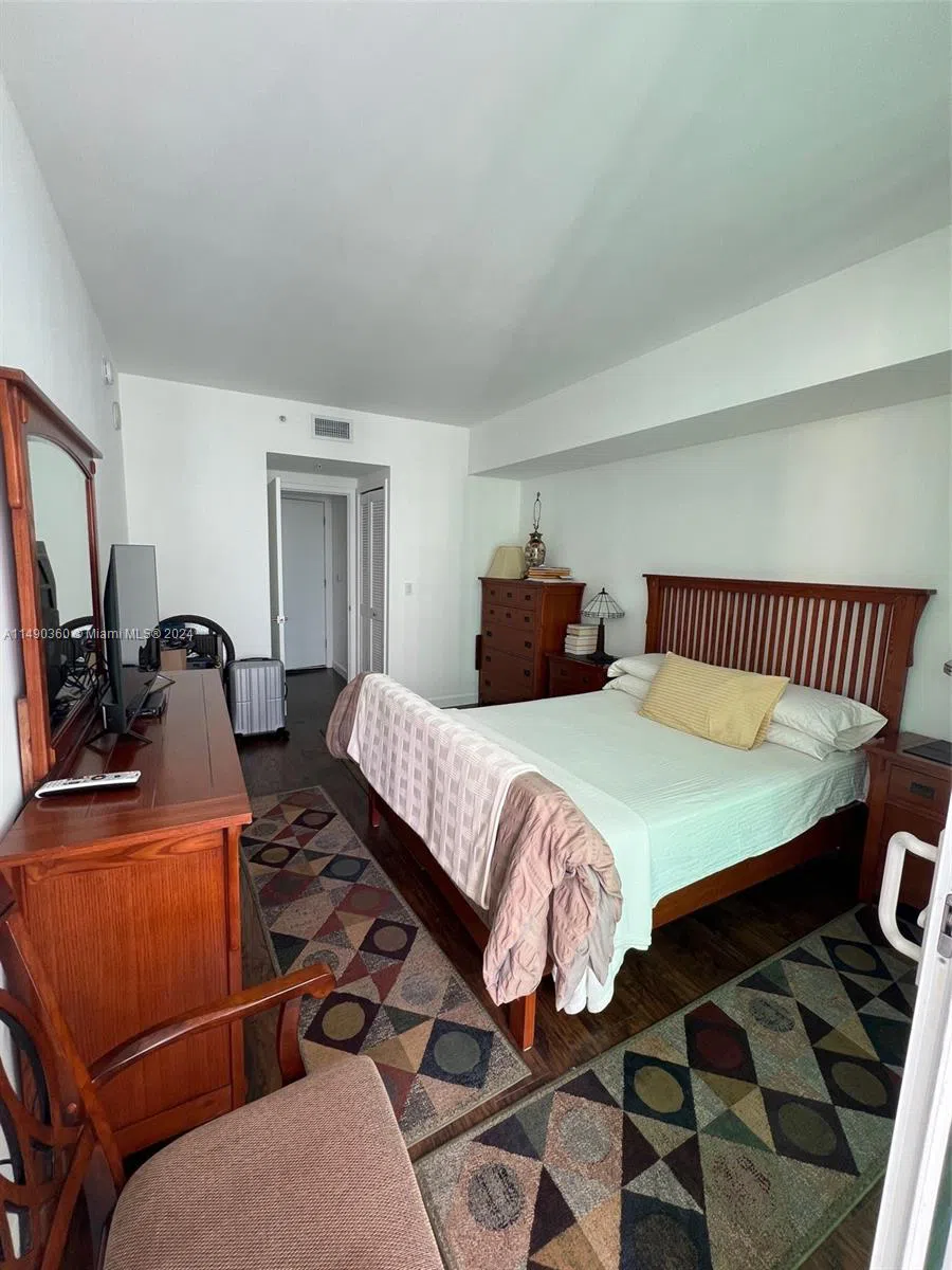 218 SE 14th Street #1806 Miami, FL 33131