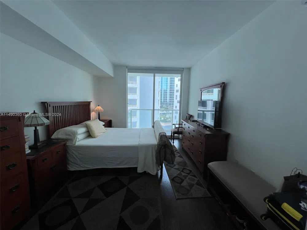 218 SE 14th Street #1806 Miami, FL 33131