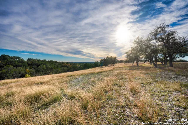 195 Wells Springs Dr Kerrville, TX 78028