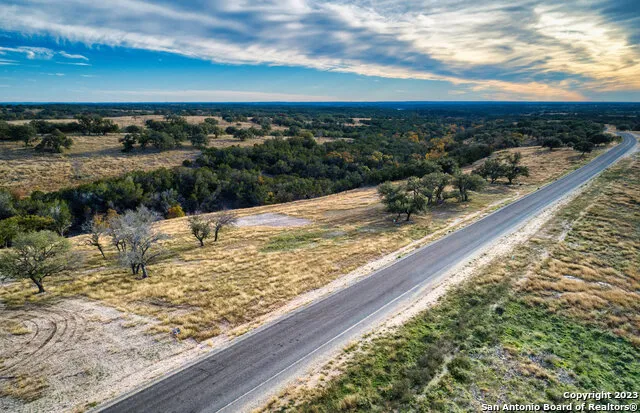 195 Wells Springs Dr Kerrville, TX 78028