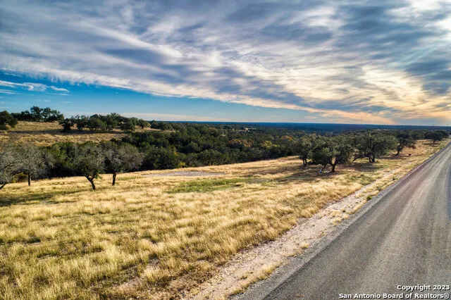 195 Wells Springs Dr Kerrville, TX 78028